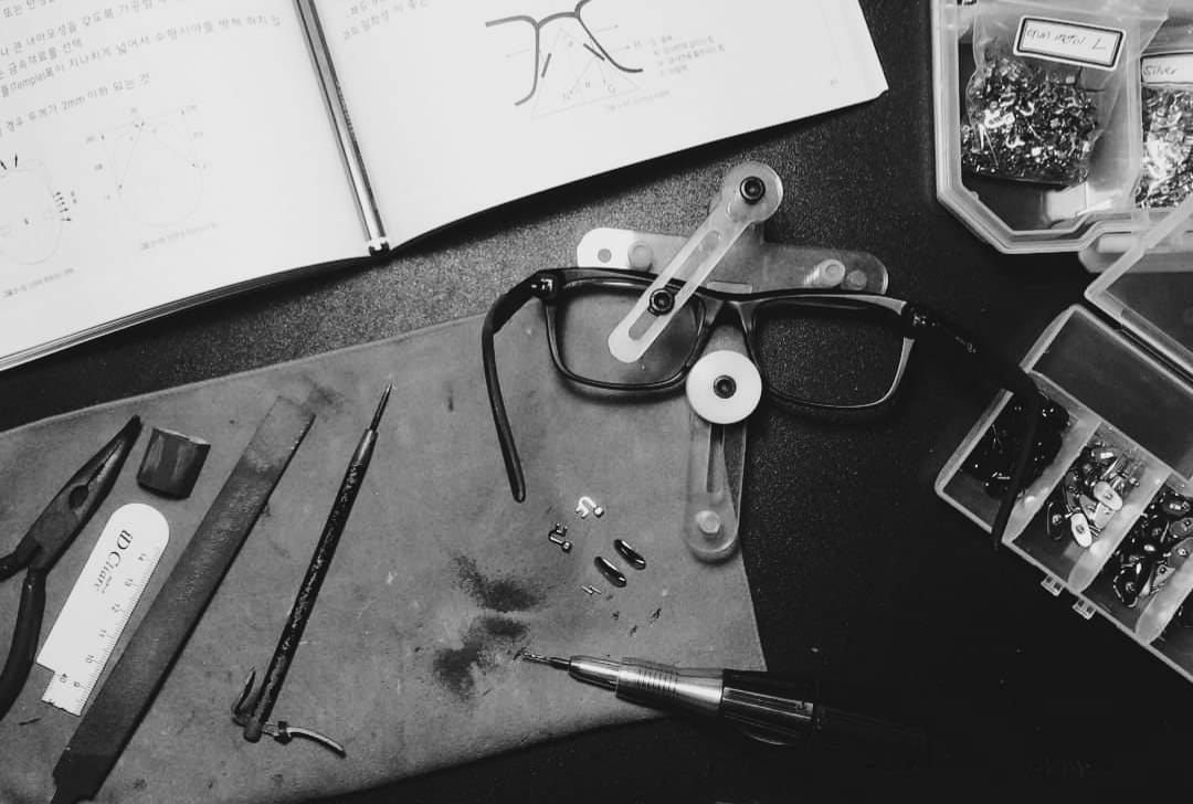 Professional Eyewear Enhancement Service